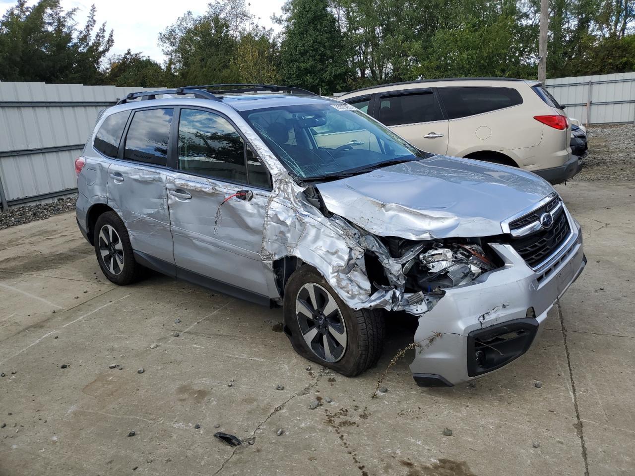 2017 SUBARU FORESTER
