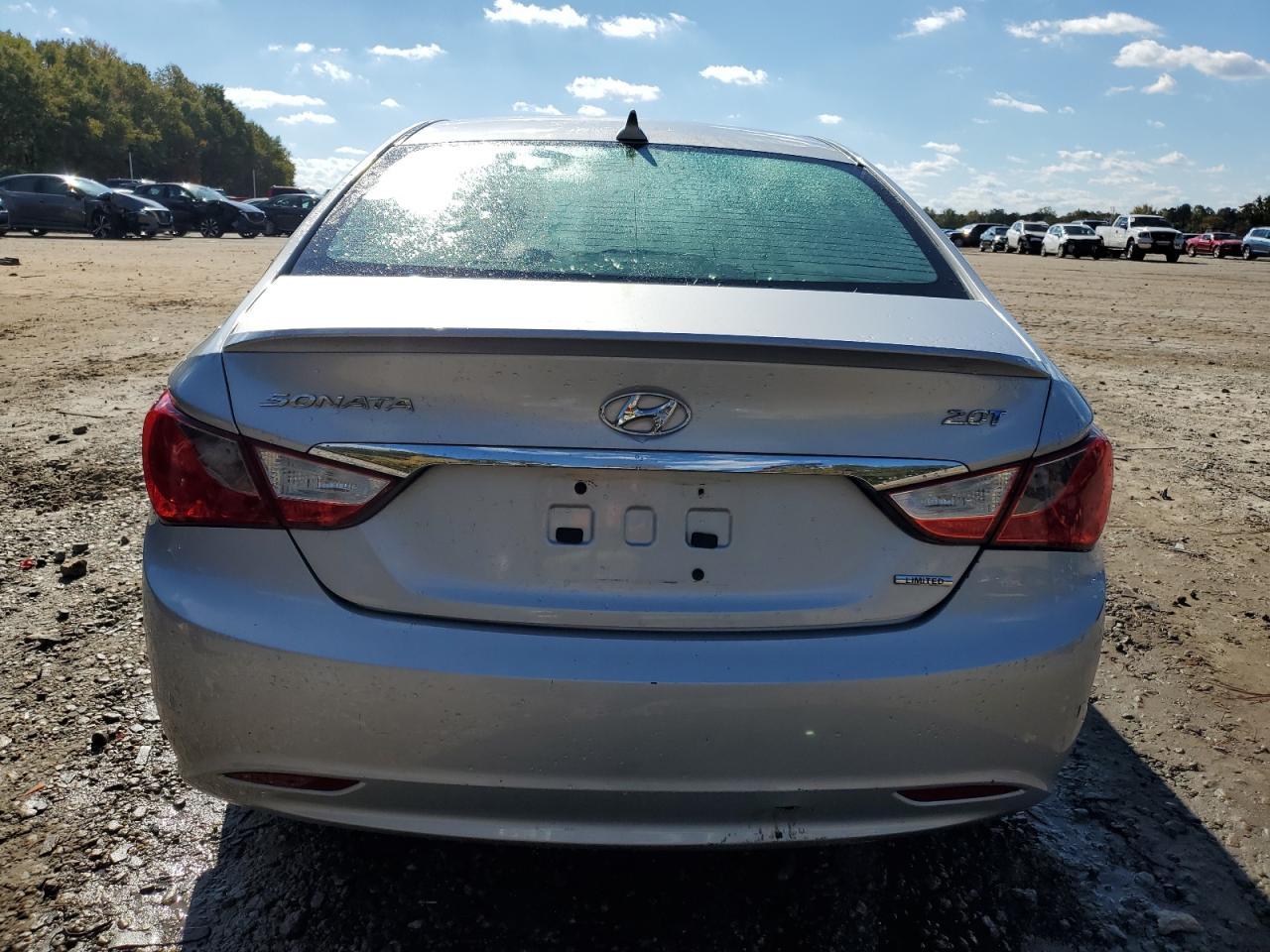 2011 HYUNDAI SONATA
