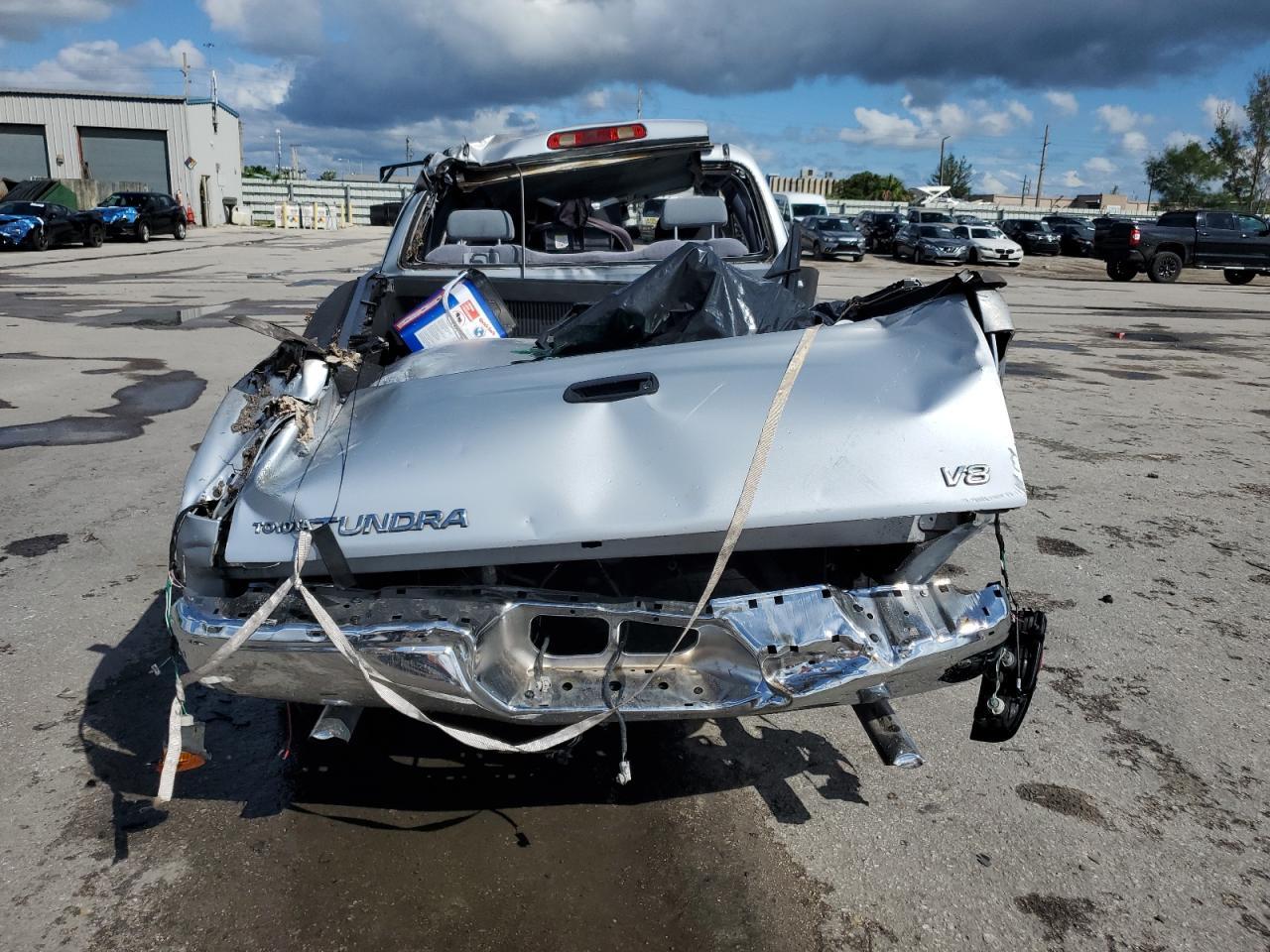 2000 TOYOTA TUNDRA