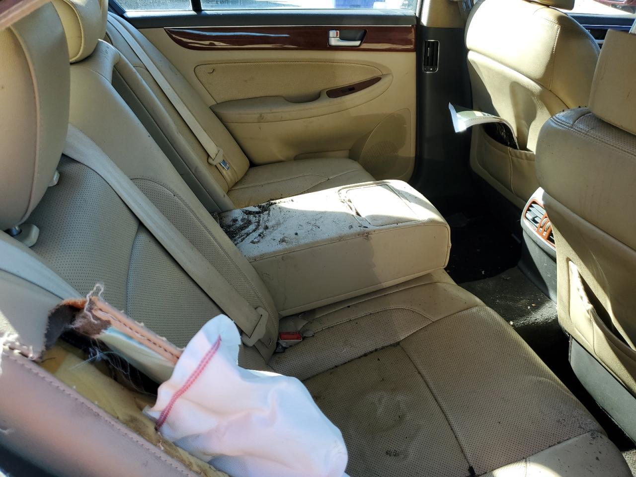 2013 HYUNDAI GENESIS