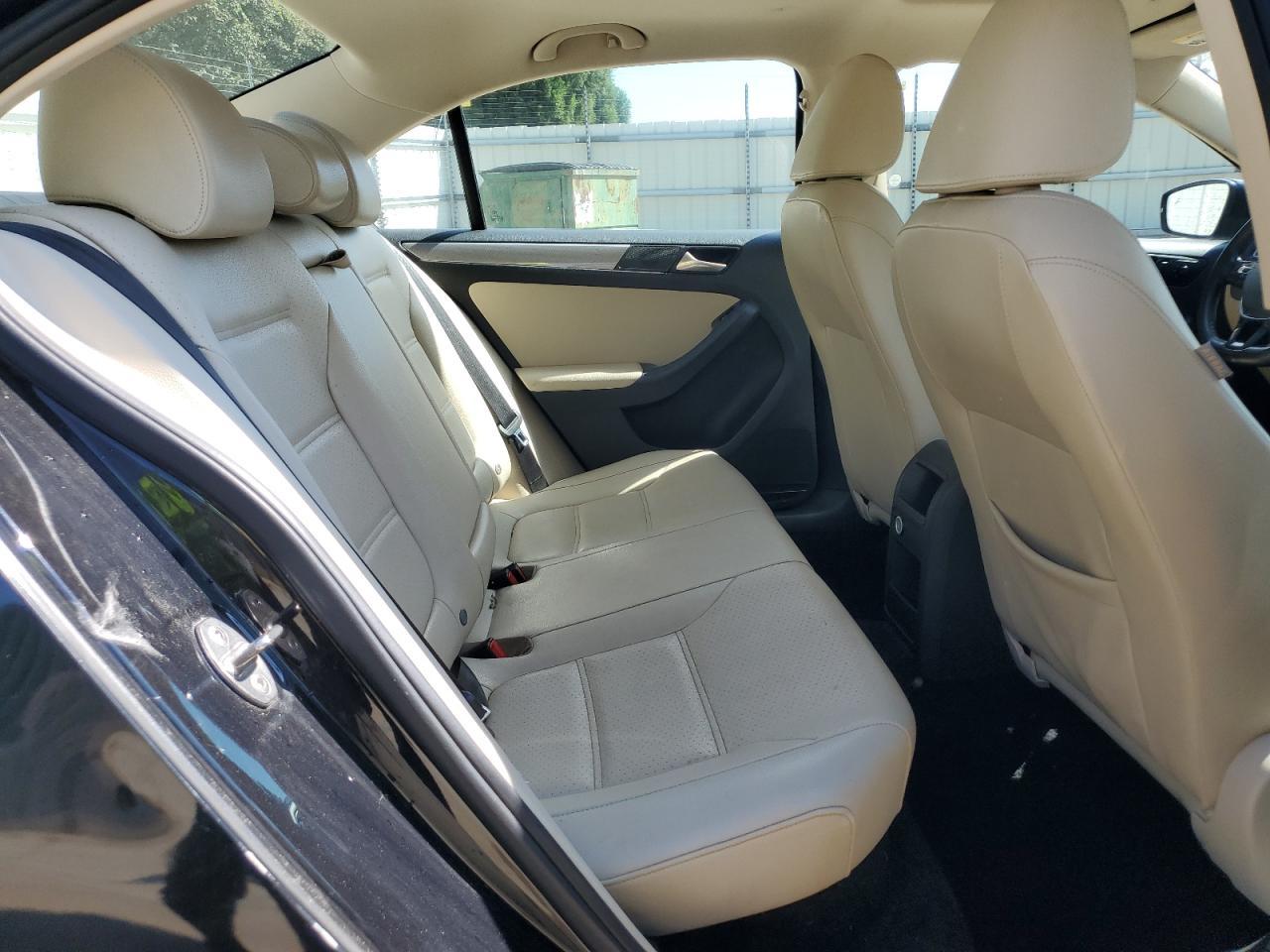 2018 VOLKSWAGEN JETTA