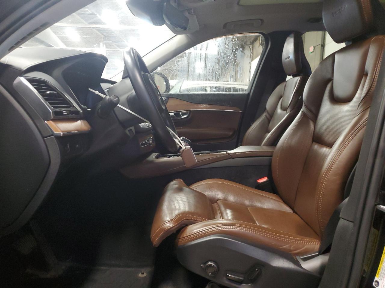 2019 VOLVO XC90
