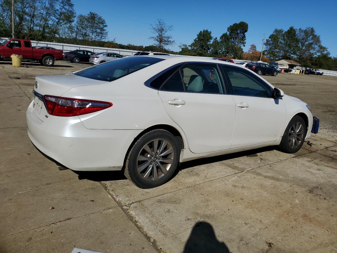 2016 TOYOTA CAMRY