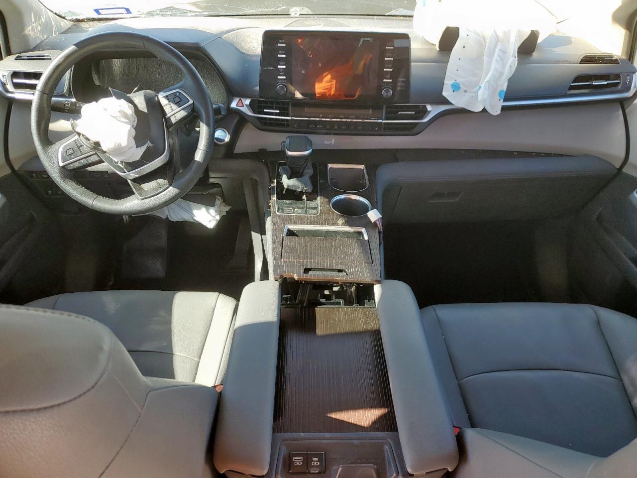 2022 TOYOTA SIENNA