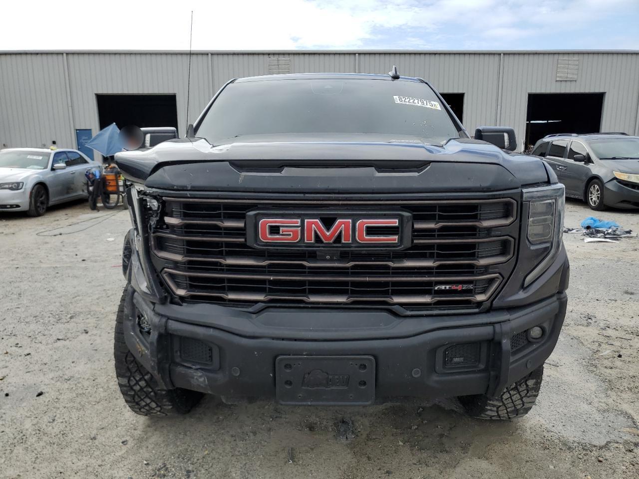 2023 GMC Sierra