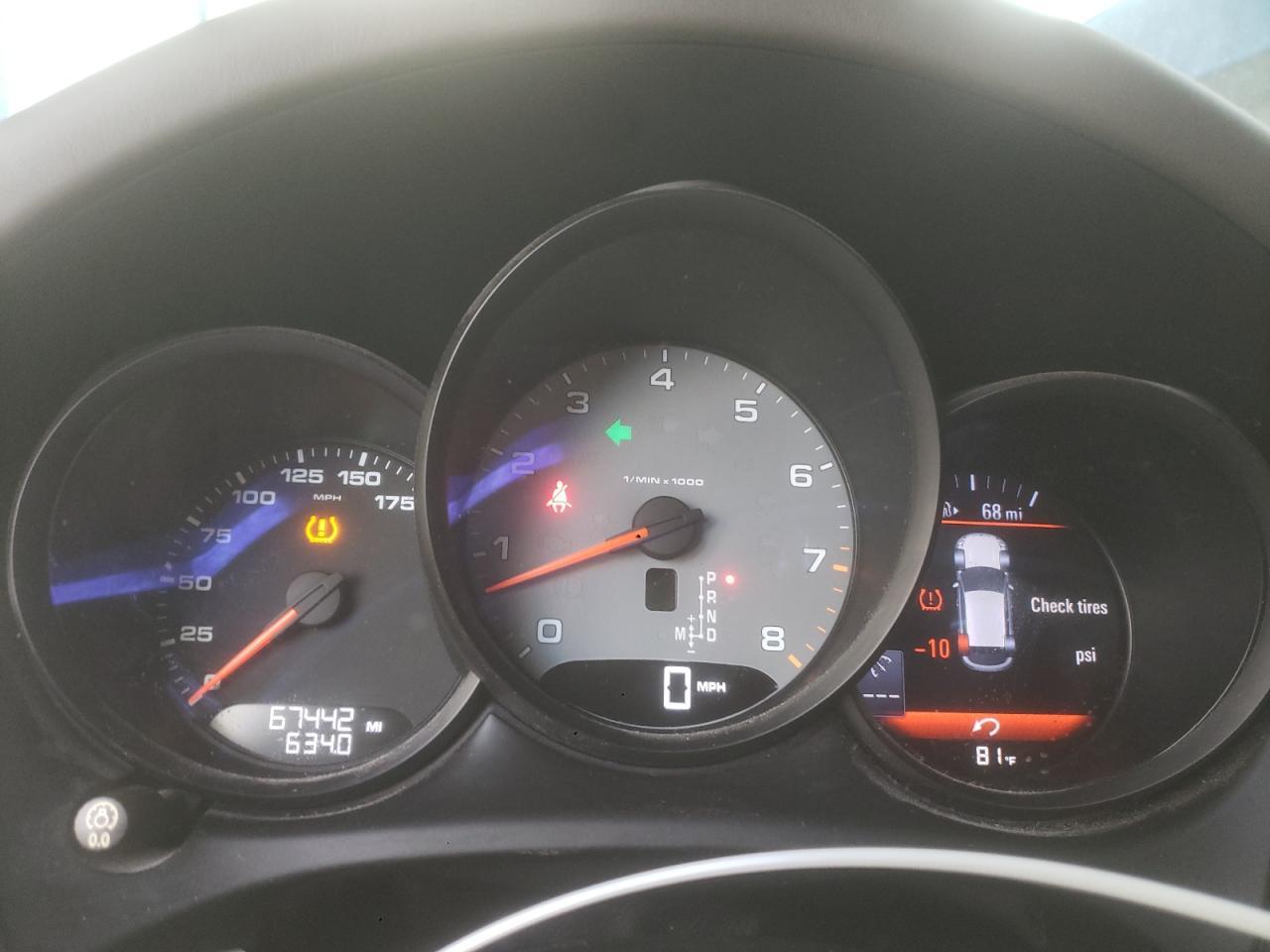 2018 PORSCHE Macan