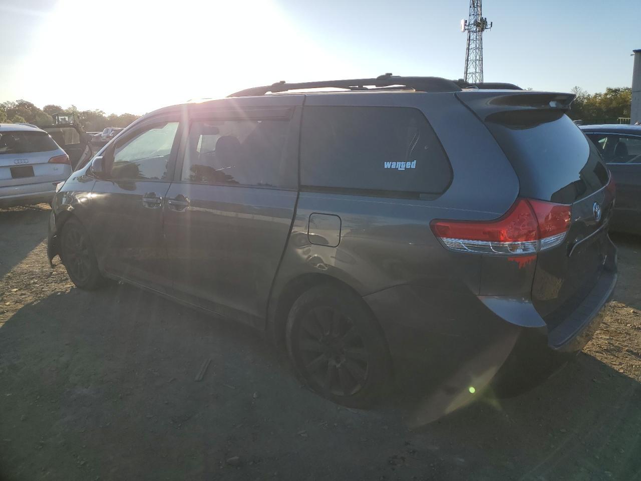 2014 TOYOTA SIENNA