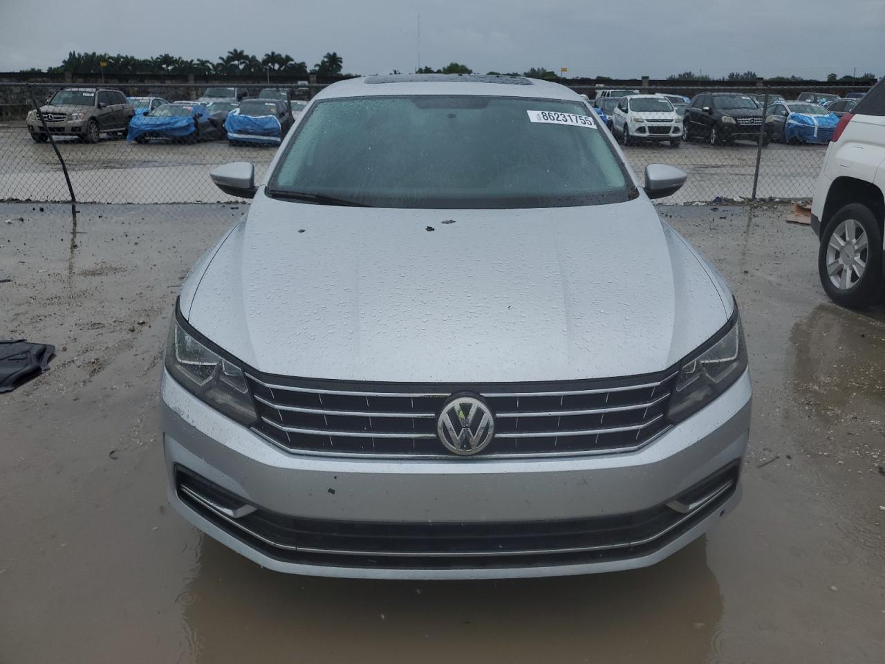 2016 VOLKSWAGEN Passat