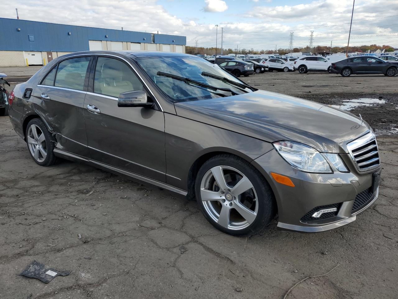 2011 MERCEDES-BENZ E-Class