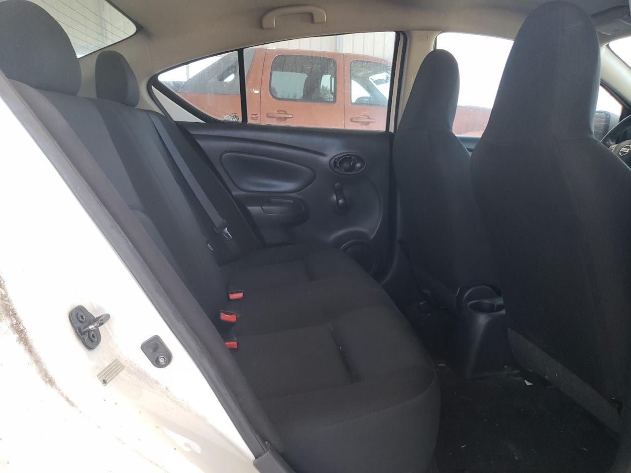 2017 NISSAN VERSA