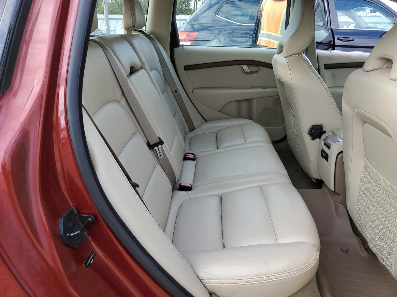 2011 VOLVO XC70