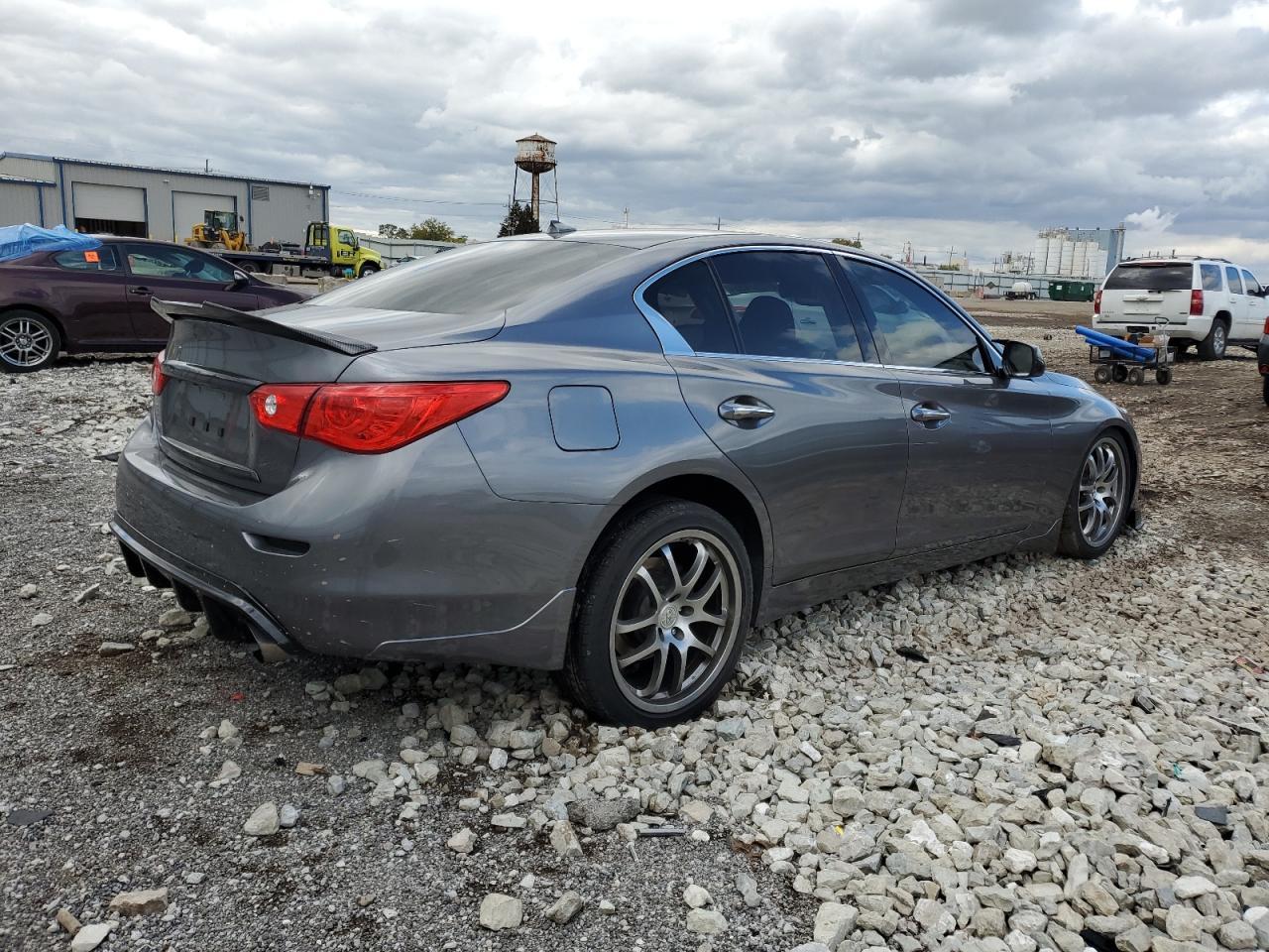 2016 INFINITI Q50