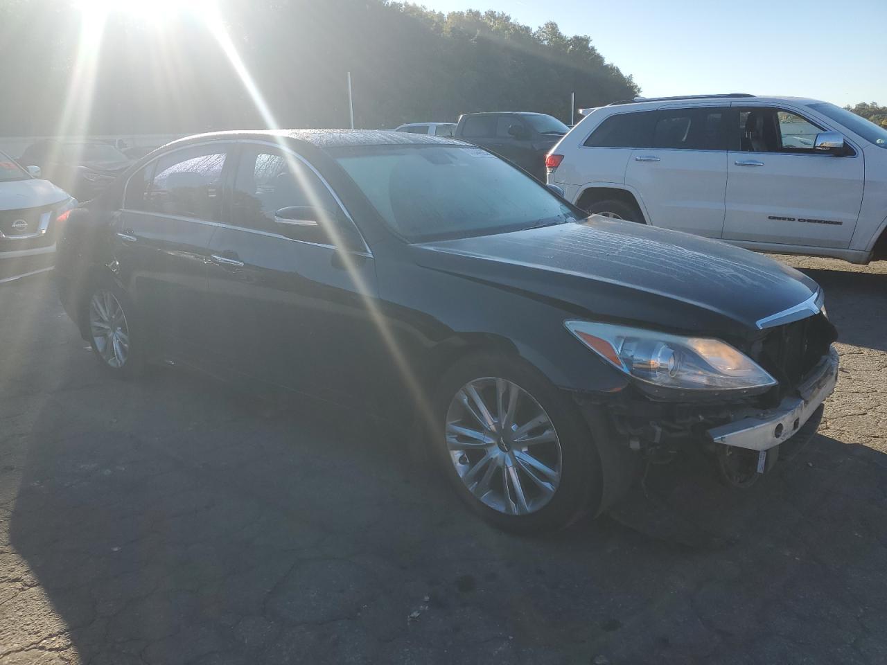 2013 HYUNDAI GENESIS