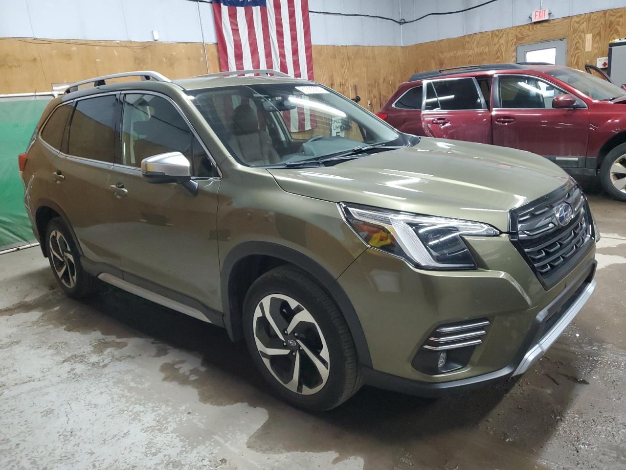 2022 SUBARU FORESTER