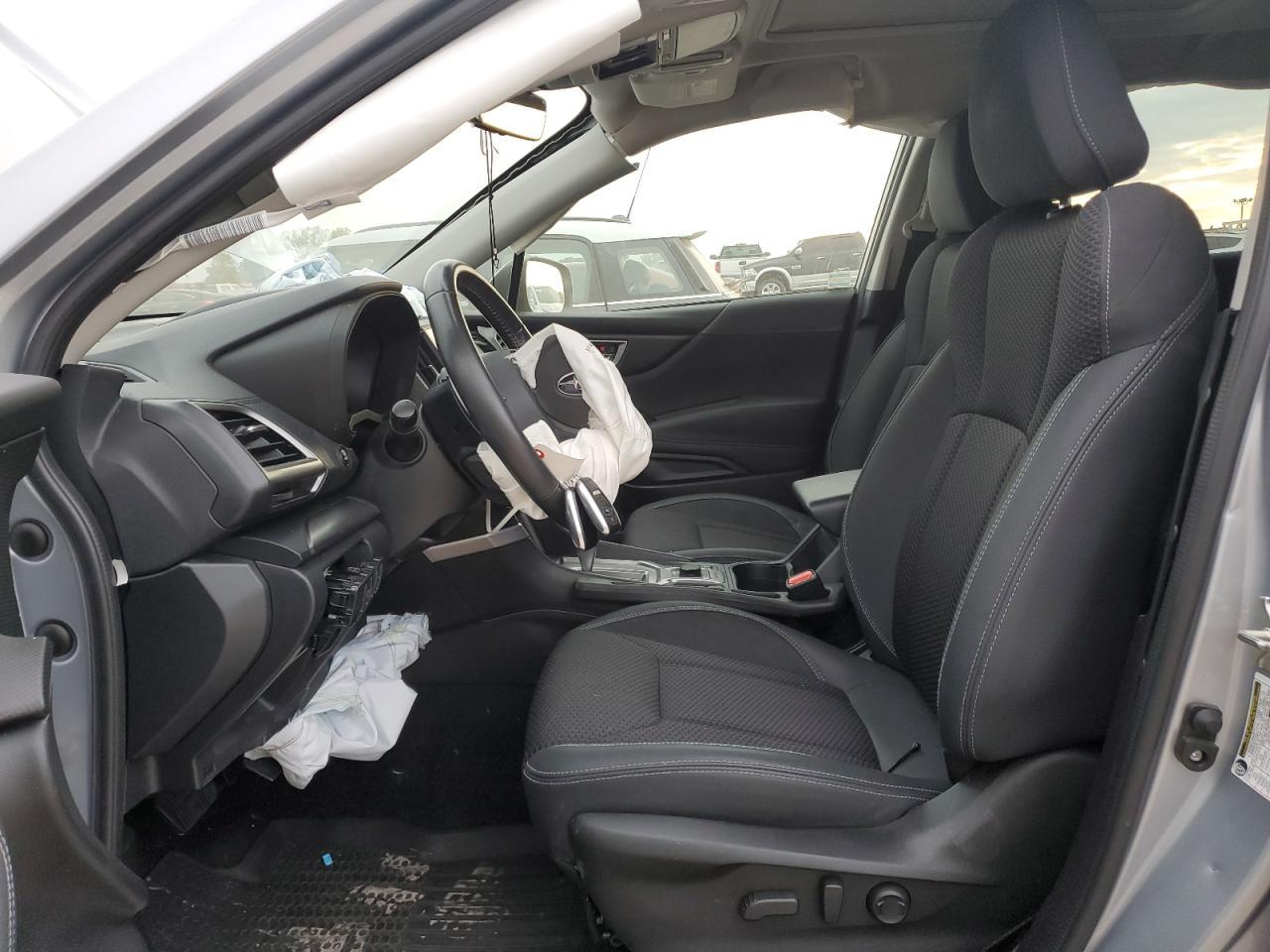 2022 SUBARU FORESTER