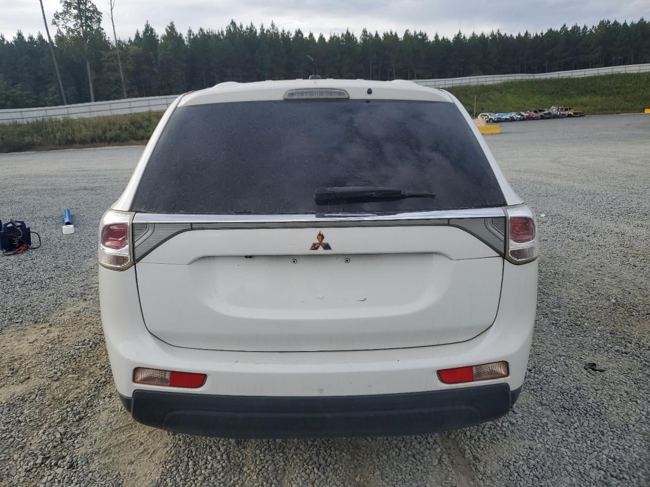 2014 MITSUBISHI outlander