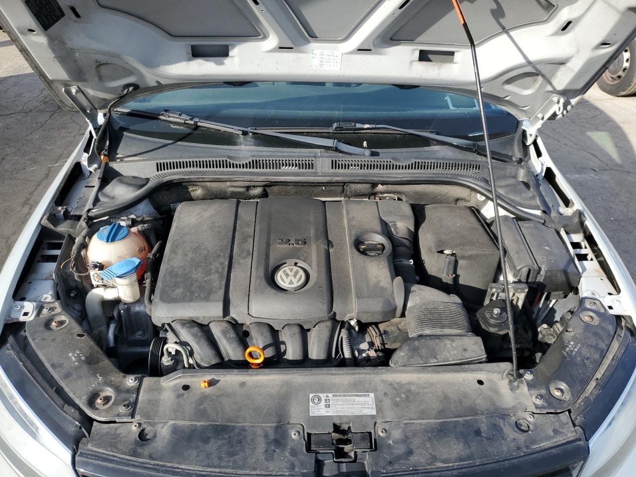 2011 VOLKSWAGEN JETTA