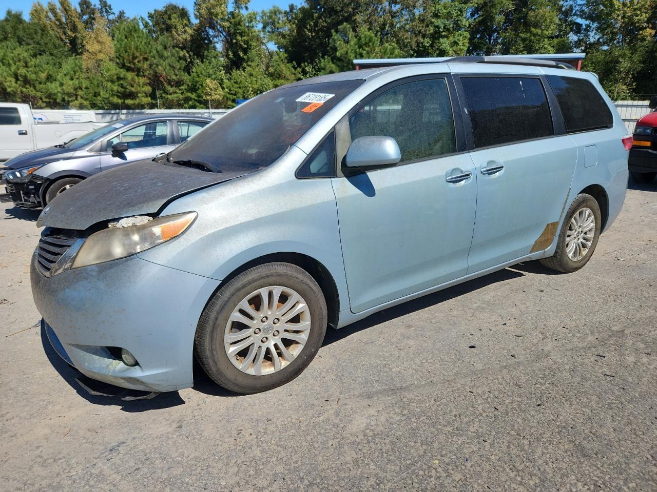 2016 TOYOTA SIENNA
