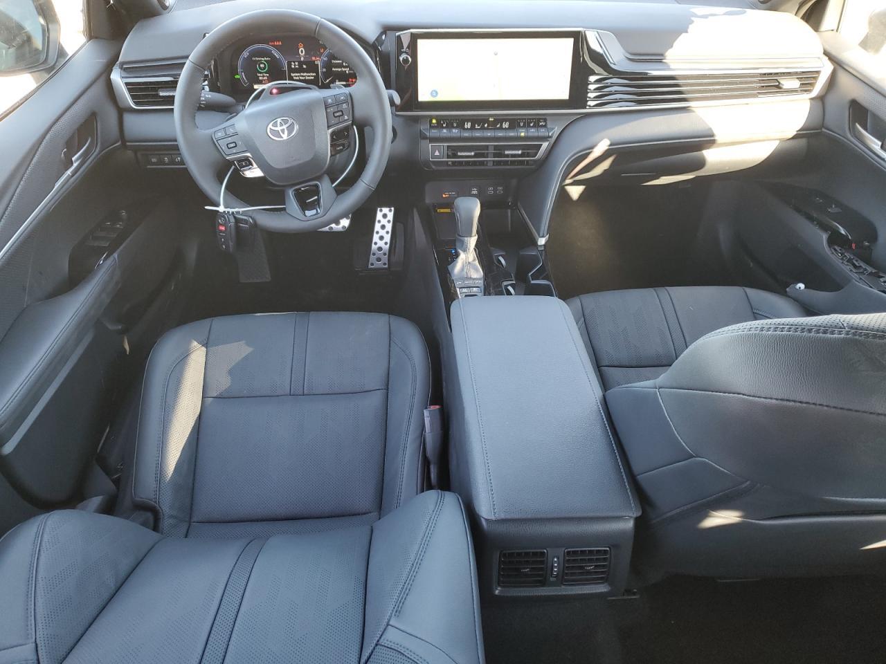 2025 TOYOTA CAMRY