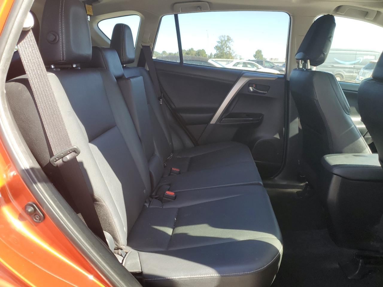 2016 TOYOTA RAV4