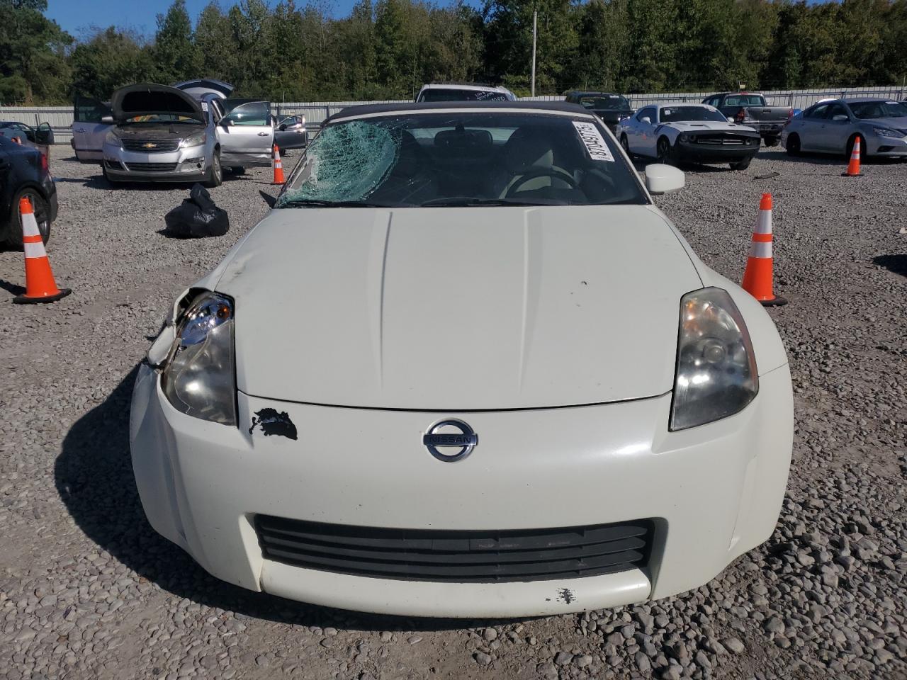 2005 NISSAN Z