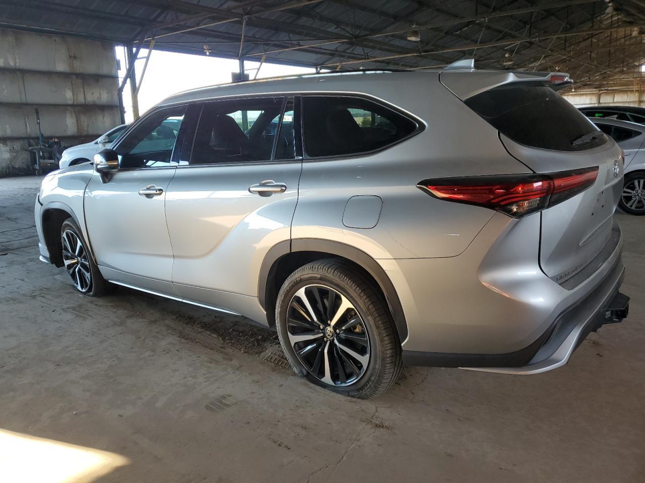 2022 TOYOTA HIGHLANDER