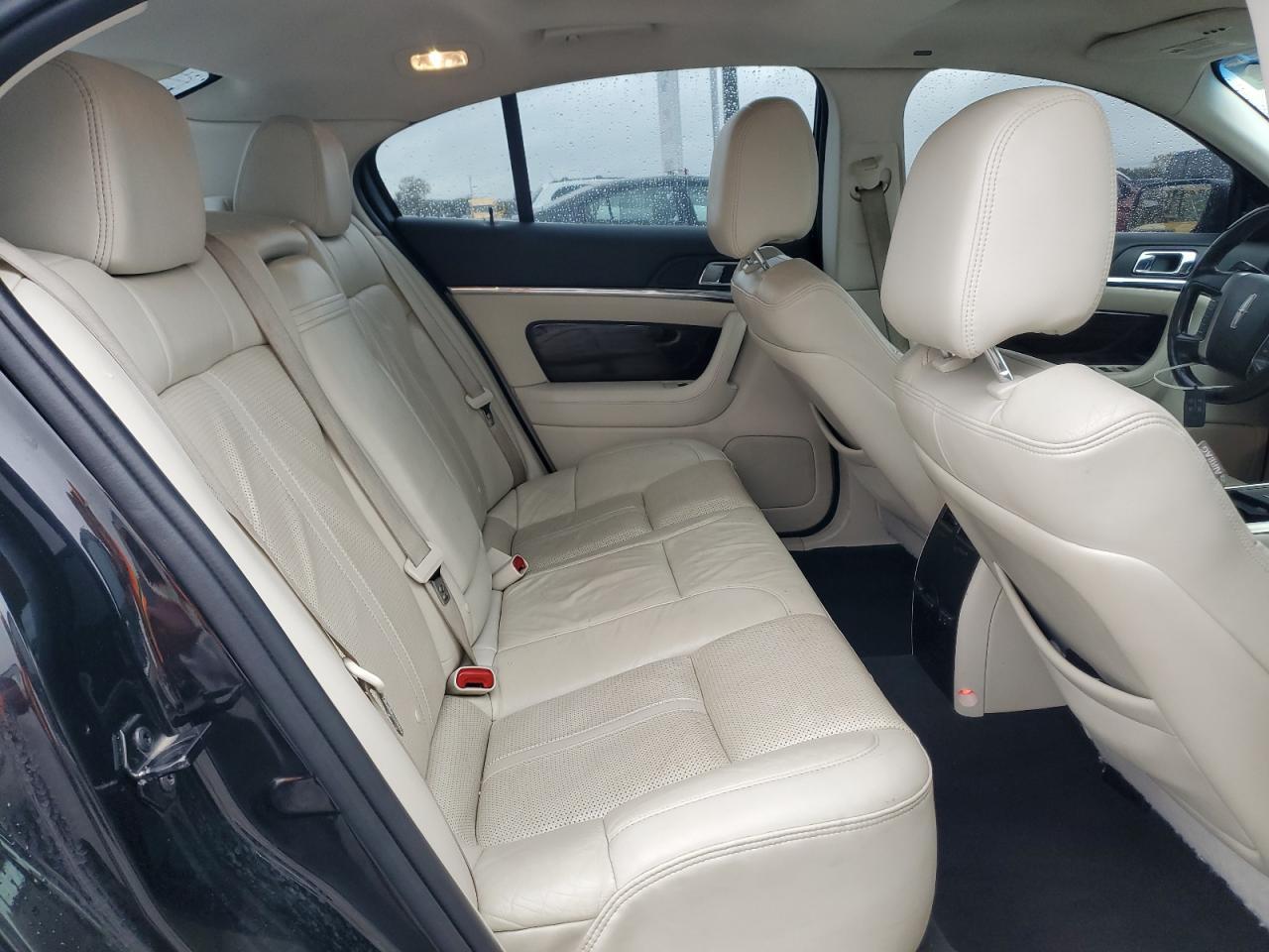 2011 LINCOLN MKS