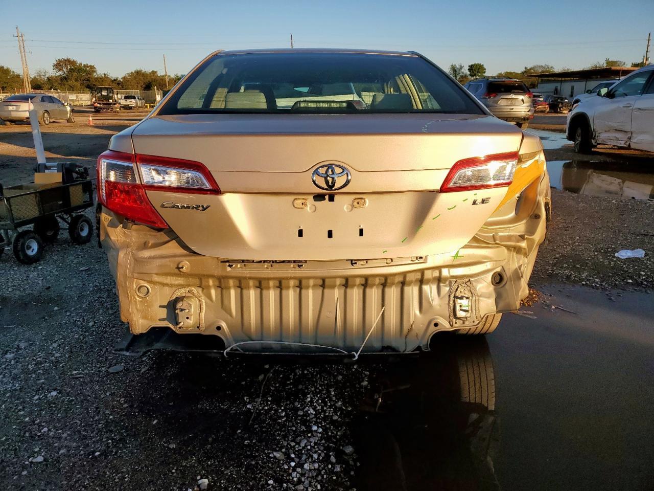 2012 TOYOTA CAMRY