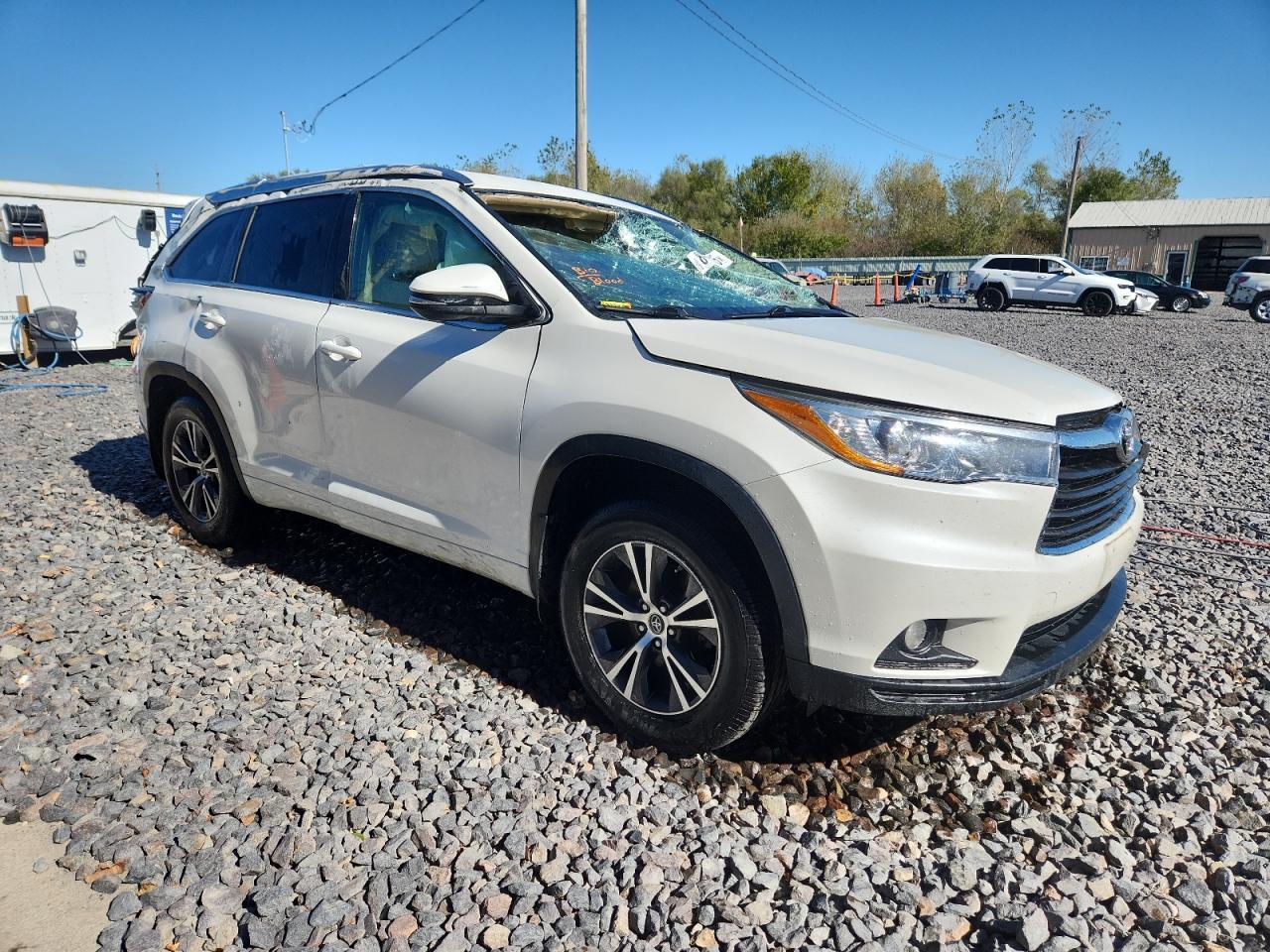 2016 TOYOTA HIGHLANDER