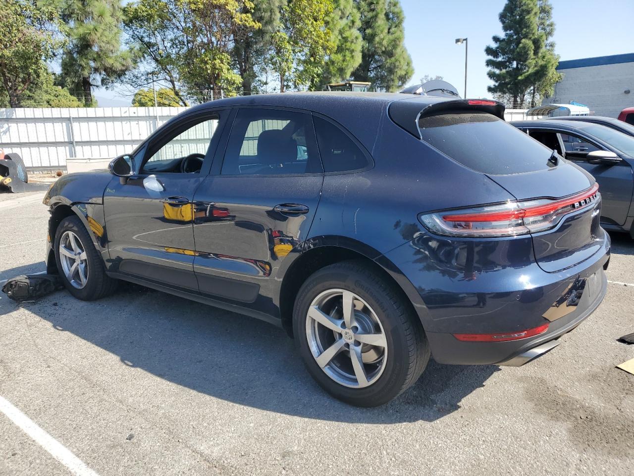 2020 PORSCHE Macan