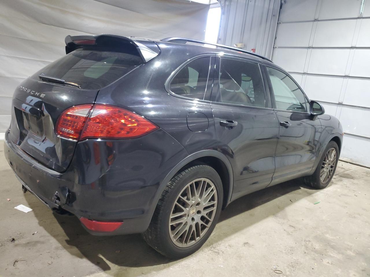 2013 PORSCHE CAYENNE