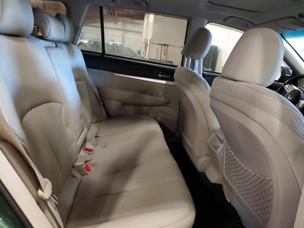 2010 SUBARU Outback