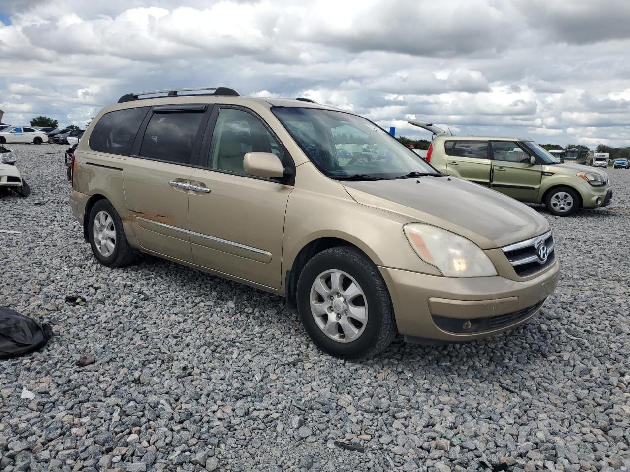 2007 HYUNDAI Entourage