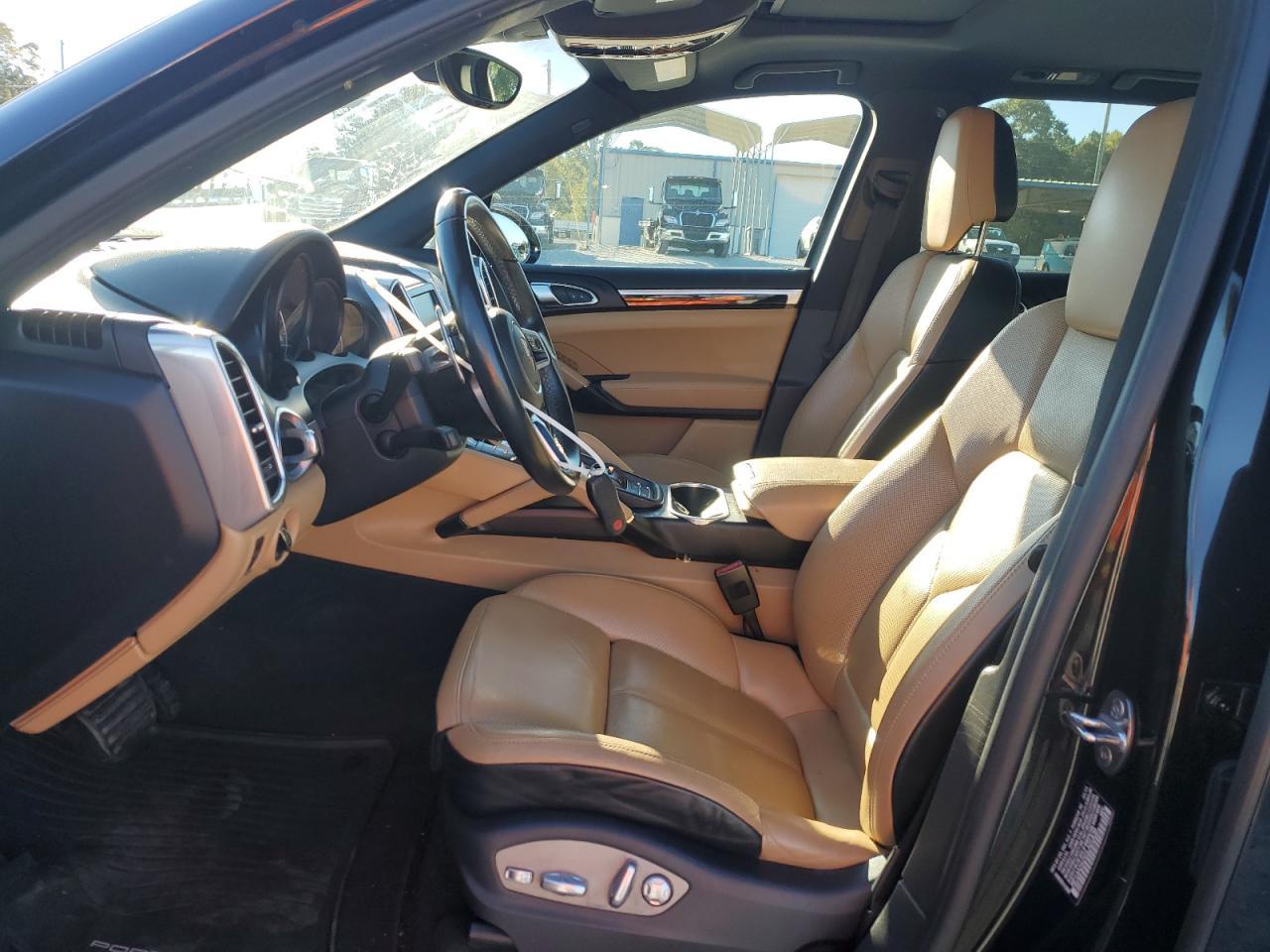 2016 PORSCHE CAYENNE