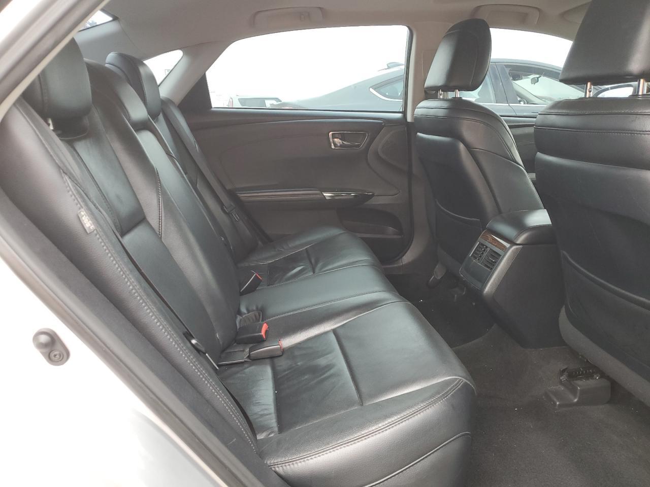2013 TOYOTA Avalon