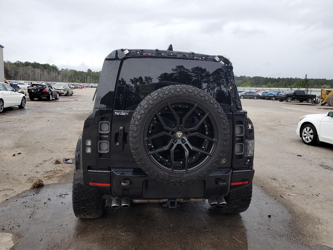 2022 LAND ROVER Defender