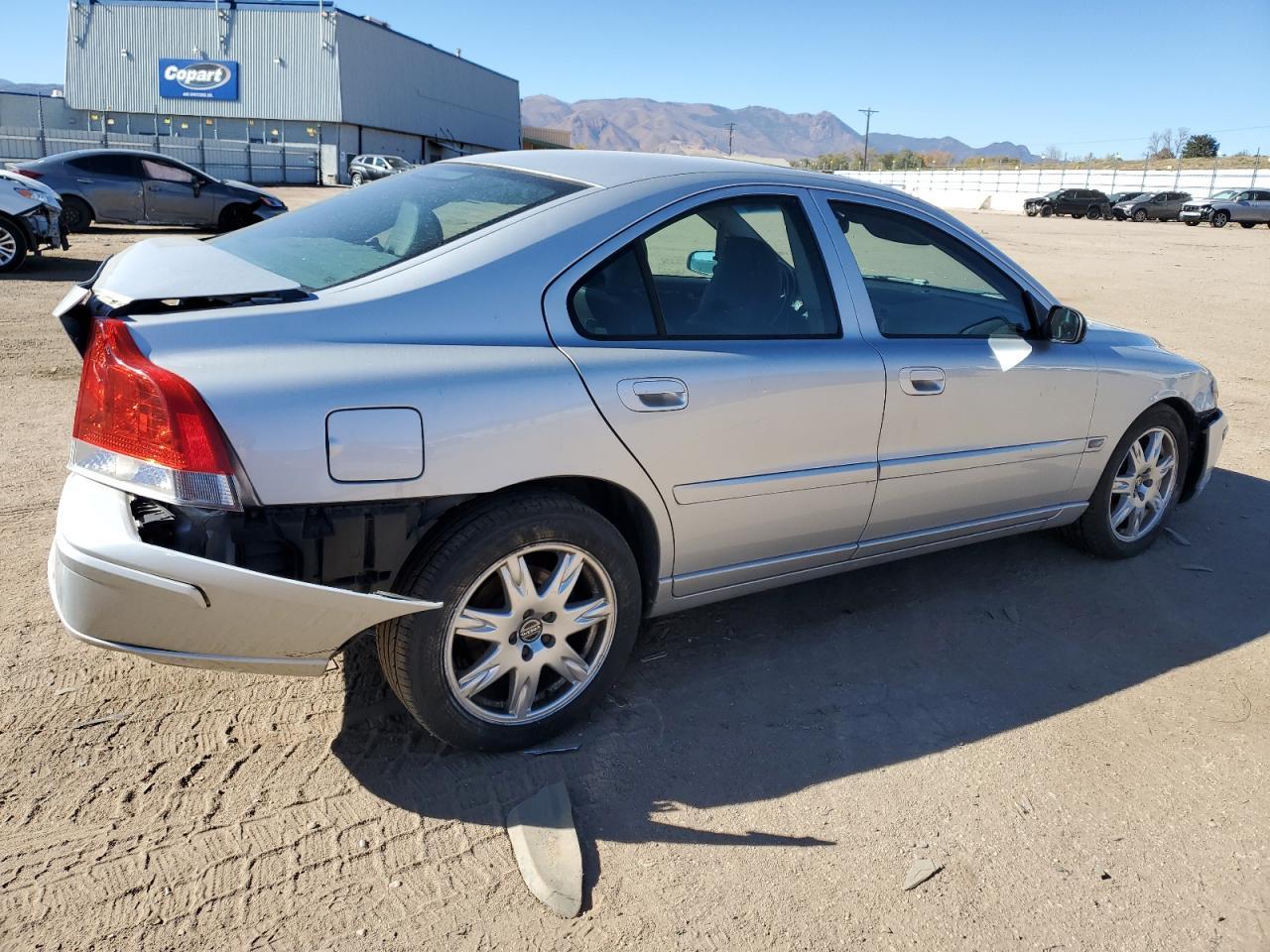 2005 VOLVO S60
