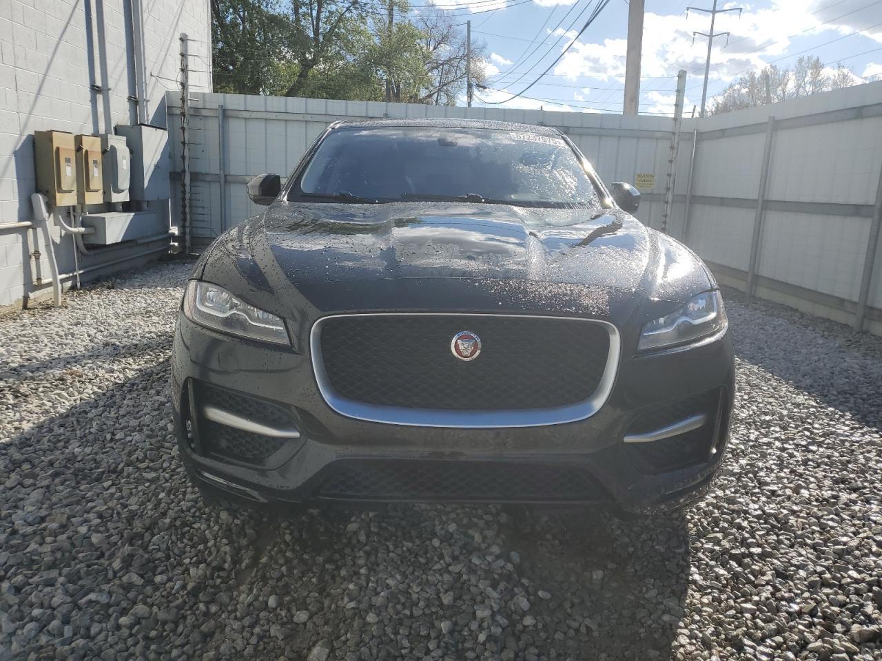 2017 JAGUAR F-Pace