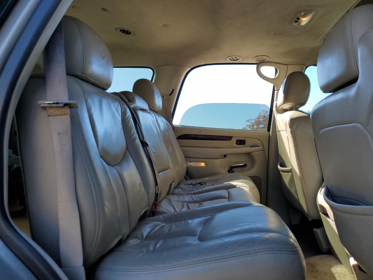 2003 CADILLAC ESCALADE
