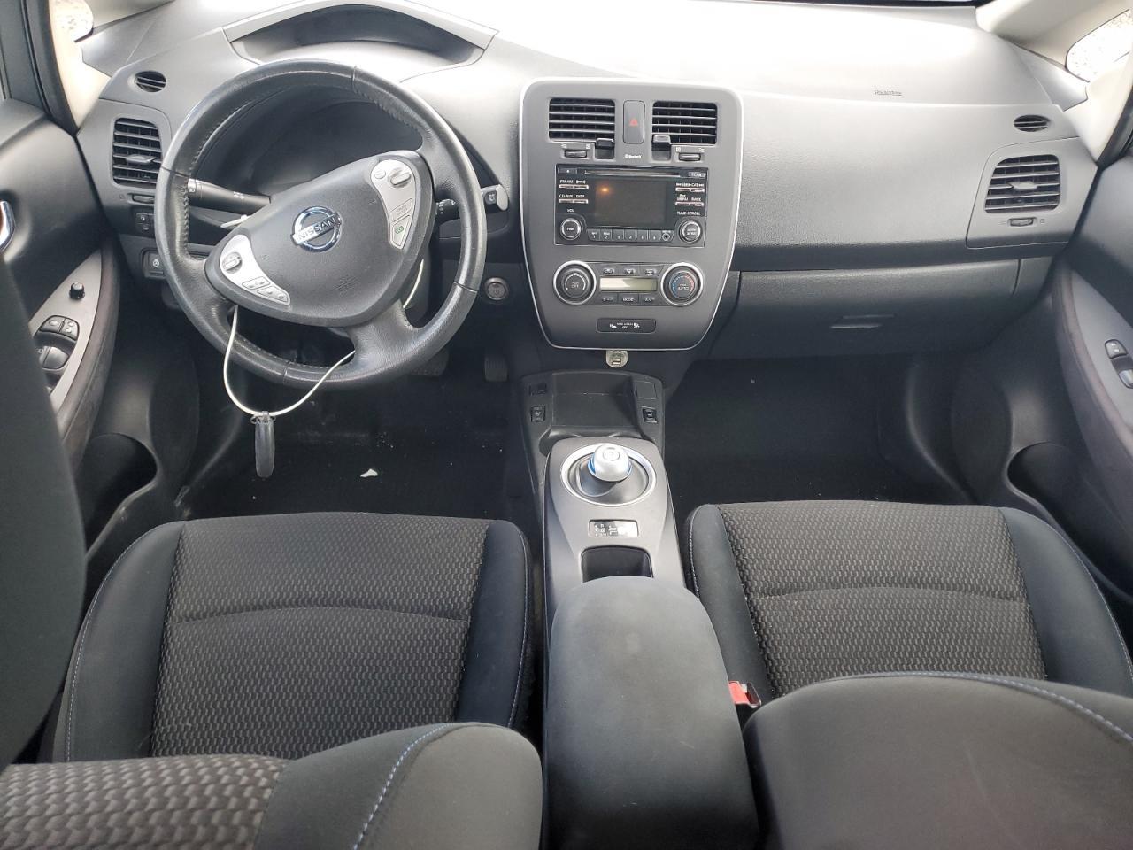 2015 NISSAN LEAF