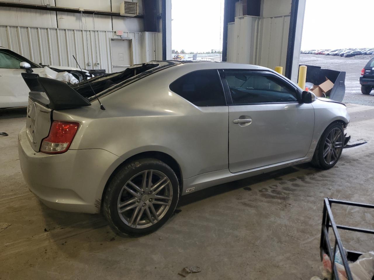 2011 TOYOTA SCION