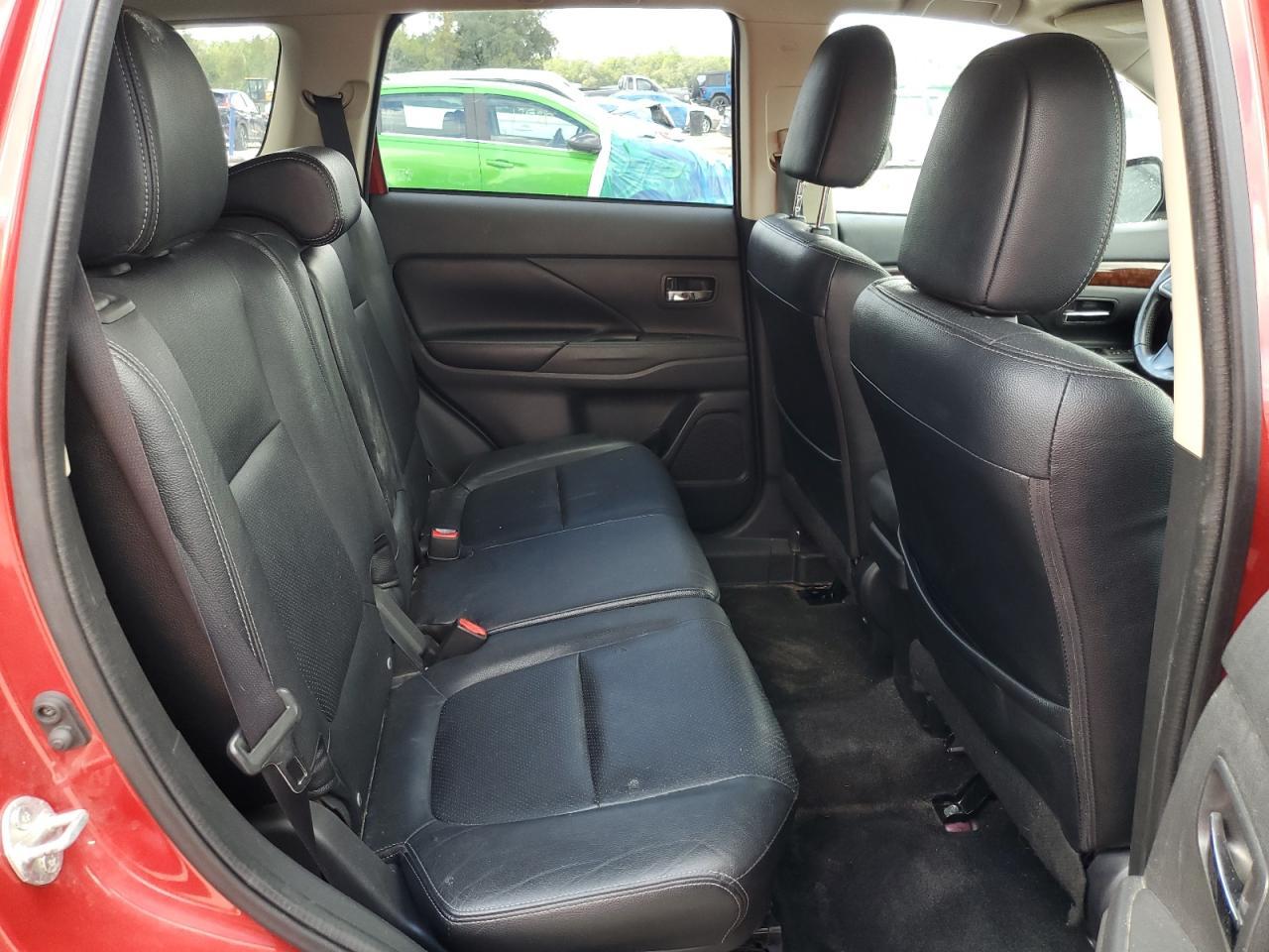 2015 MITSUBISHI outlander