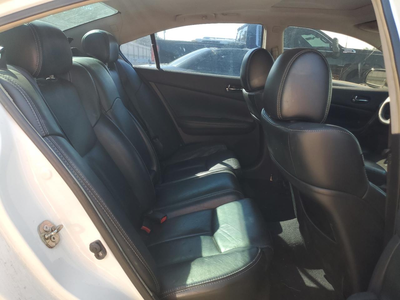2014 NISSAN Maxima
