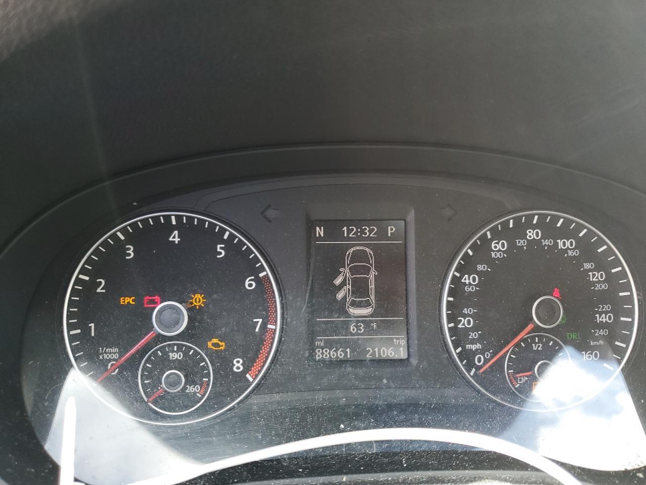 2013 VOLKSWAGEN Passat