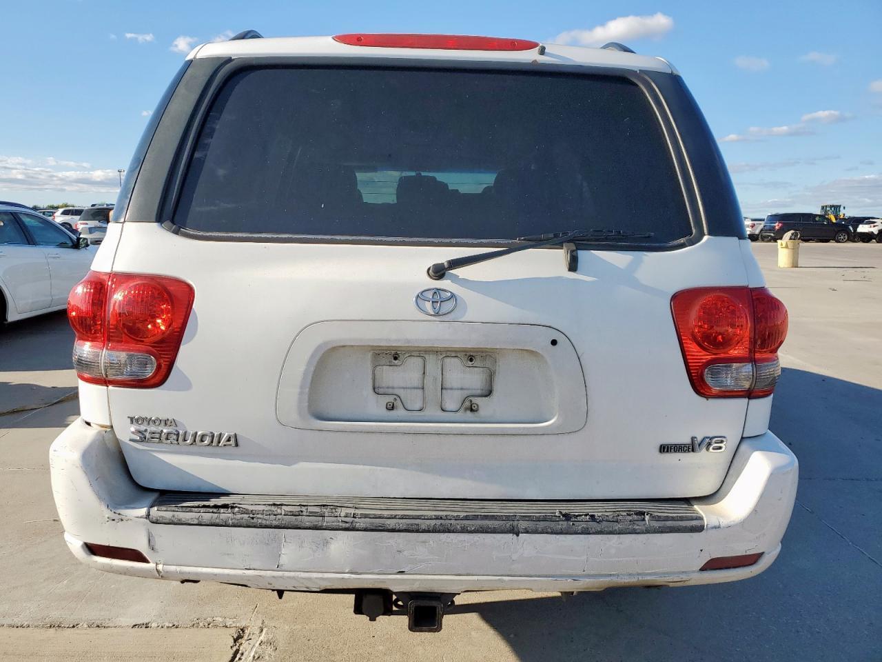 2005 TOYOTA Sequoia