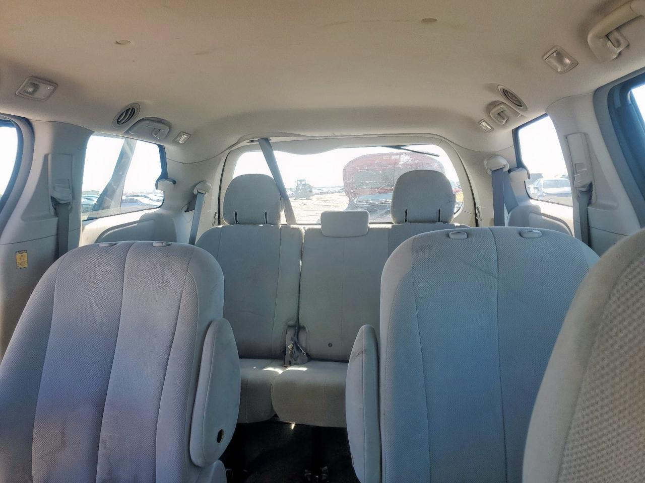 2013 TOYOTA SIENNA