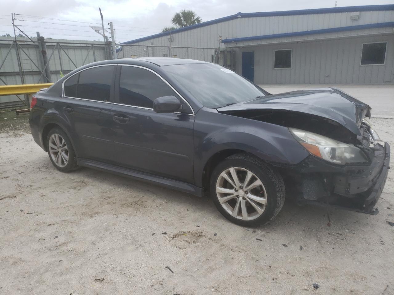 2013 SUBARU Legacy