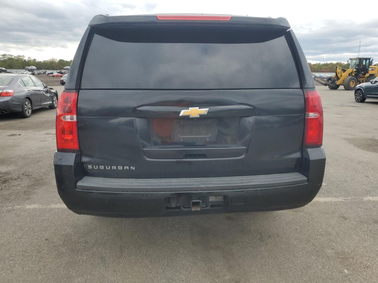 2016 CHEVROLET Suburban