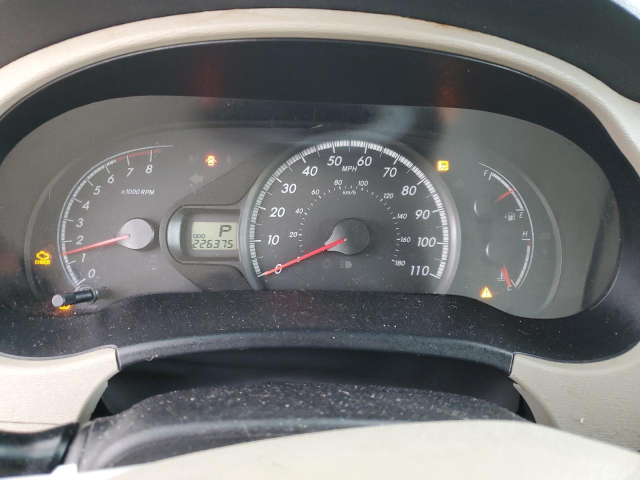 2011 TOYOTA SIENNA