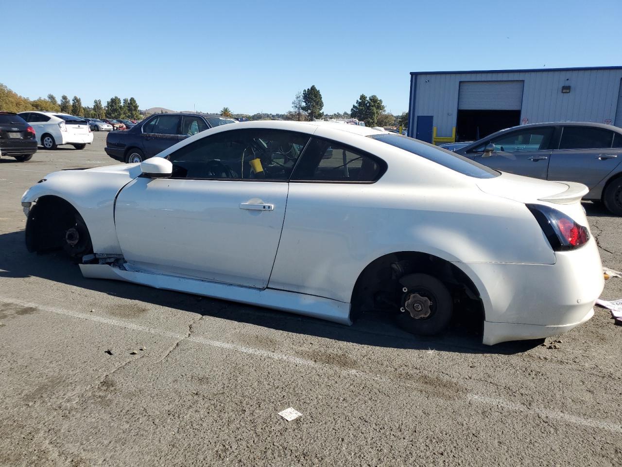 2011 INFINITI G37